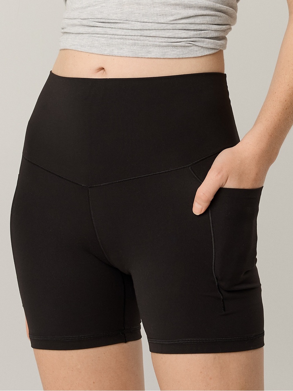 Aerie Real me XTRA high waisted 5" pocket bike short